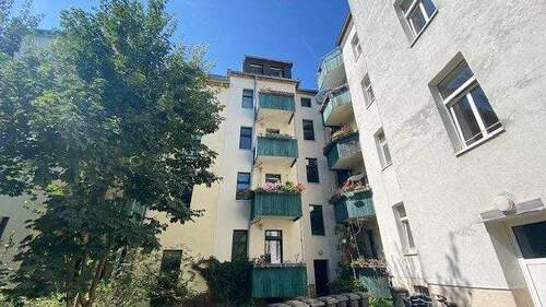 Hofansicht -Balkone - 8 Zimmer Etagenwohnung in Leipzig