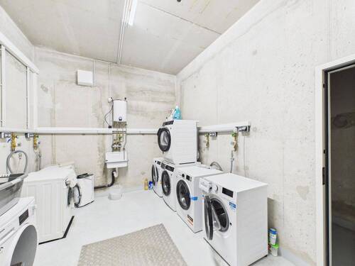 Waschmaschinenraum mit Platz für jede Wohnung - 