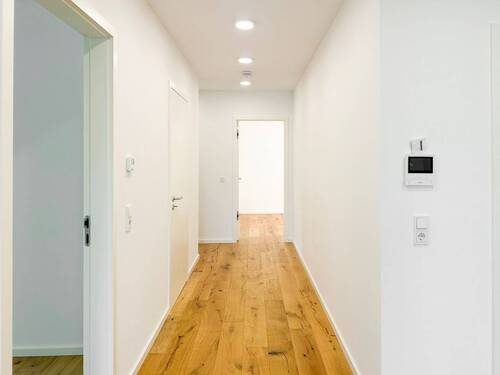 Flur mit Spots - Etagenwohnung mit 115,00 m² in Leipzig zum Kaufen
