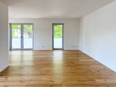 Lichtdurchfluteter Wohnbereich - 
