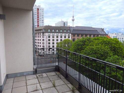 Ross 17 Balkon 5_OG - 2 Zimmer Etagenwohnung in Berlin Mitte