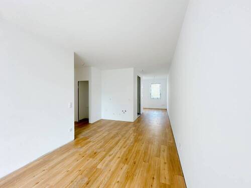 Wohn-Essbereich mit Blick zur Küche - 2 Zimmer Etagenwohnung zur Miete in Bielefeld / Innenstadt