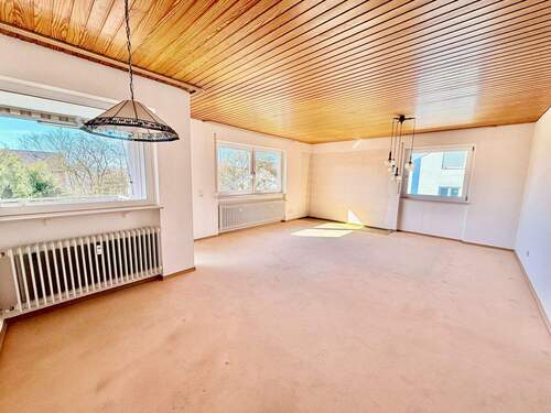 Großzügiges Wohn- und Esszimmer - Charmante 3-Zimmerwohnung mit großem Potenzial - Bezugsfrei!