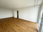 Wohnzimmer - 2 Zimmer Etagenwohnung zur Miete in Köln