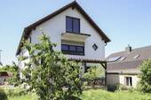 Haus Rückseite - Mehrfamilienhaus mit 3 Einheiten und Garage in Wörth-Maximiliansau