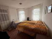 Whg. 2. OG re Schlafzimmer - 