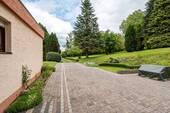 18375 Zufahrt - 6 Zimmer Mehrfamilienhaus, Wohnhaus in Kyllburg