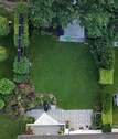 Drohnenblick auf den Garten - 