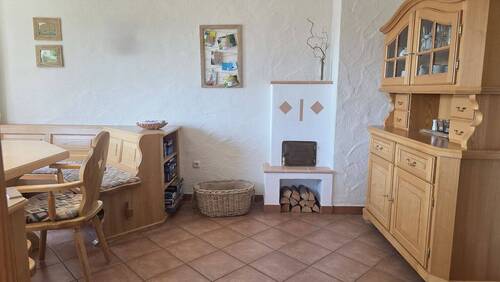 Esszimmer mit Grundofen - 