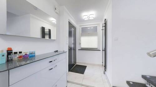 Eigangsbereich - 4 Zimmer Einfamilienhaus zum Kaufen in Garbsen