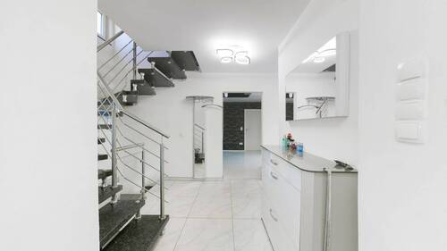Flur EG - 4 Zimmer Einfamilienhaus in Garbsen