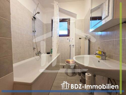 Bad OG - 3 Zimmer Etagenwohnung in Nürnberg