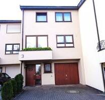 Für die kleinere Familie! Gepflegtes, ruhiges und sonniges Einfamilienhaus (RMH) am Stadtrand von Winnenden