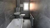 Bad.JPG - 5-Raum-Wohnung mit Loggia - 630,00 EUR Kaltmiete, ca.  90,00 m² Wohnfläche