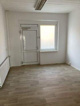 3. Büro mit Hiterausgang - 