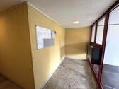Hauseingang - Etagenwohnung mit 68,90 m² in Nürnberg zum Kaufen