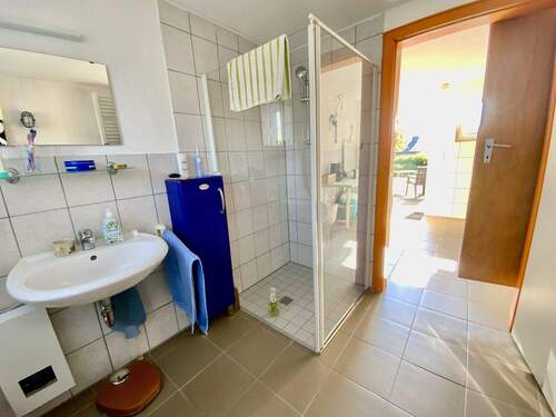 mit ebenerdiger Dusche - 