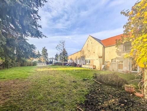weitläufiges Grundstück - 8 Zimmer Einfamilienhaus zum Kaufen in Naunhof