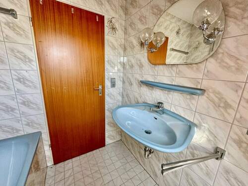 Zweites Badezimmer im Dachgeschoss - 