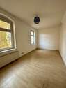 Leerwohnung Seitenflügel - 