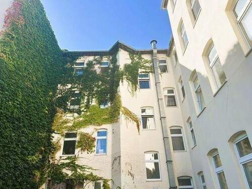 Objektansicht - 3 Zimmer Mehrfamilienhaus, Wohnhaus zum Kaufen in Halle (Saale)