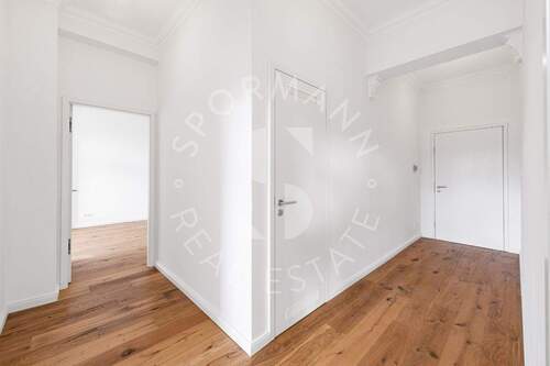 Eingangsbereich - Kernsanierter Wohntraum in Düsseldorfer Altbauklassiker