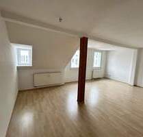 HELLE DACHGESCHOSS-WOHNUNG SUCHT NETTEN MIETER!!! - Chemnitz Kaßberg