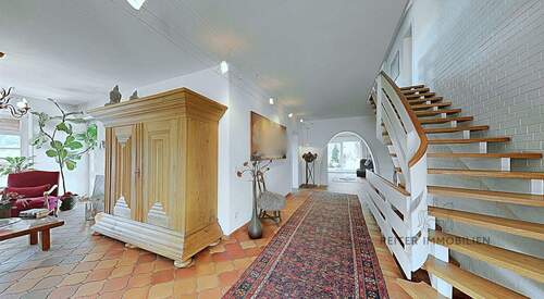 EG: Flur Eingangsbereich - 8 Zimmer Einfamilienhaus zum Kaufen in Gersfeld / Hettenhausen