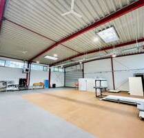 Modernisierte Halle mit Außenfläche | Sozialbereiche vorhanden | 2 Sektionaltore - Oberhausen Stadtmitte