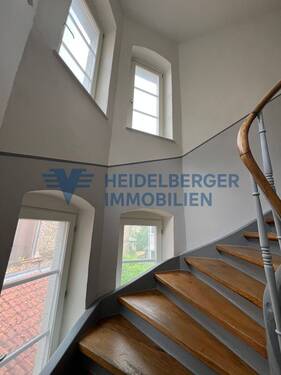 Helles Treppenhaus - 8 Zimmer Büro in Heidelberg