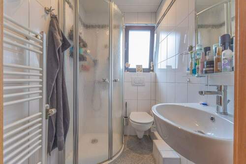 Tageslichtbad mit Dusche - 