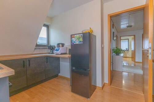 Küche (kann von den Mietern übernommen werden) - 