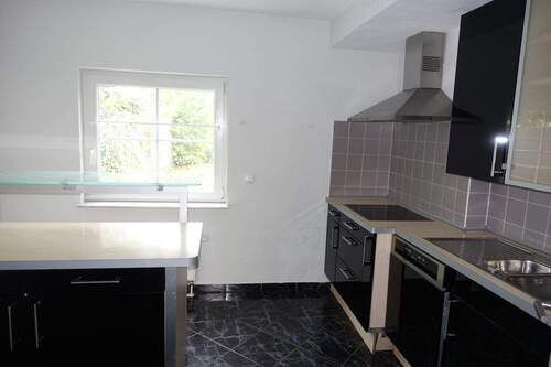 EG Küche (3) - 5 Zimmer Doppelhaushälfte in Waldkraiburg