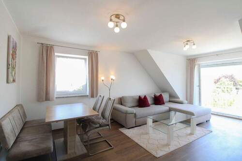 Wohnzimmer Bild I - 2 Zimmer Etagenwohnung zum Kaufen in Augsburg