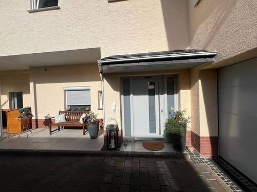 Eingang Haus 2 - Mehrfamilienhaus, Wohnhaus mit 332,40 m&sup2; in Hüffelsheim zum Kaufen