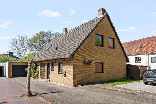 Hausansicht - 5 Zimmer Einfamilienhaus zum Kaufen in Bremen