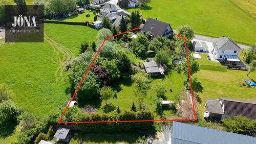 Übersicht Garten und Haus - Grünes Refugium mit parkähnlichem Naturgrundstück