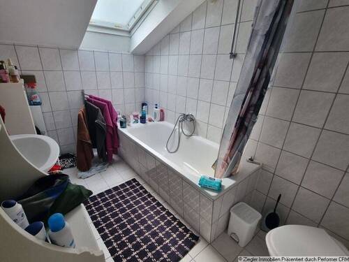 30 Hinterhaus OG Tageslichtbad - 