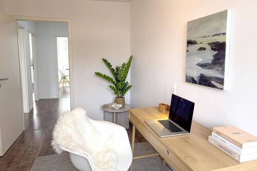 Office mit viel Licht! - 
