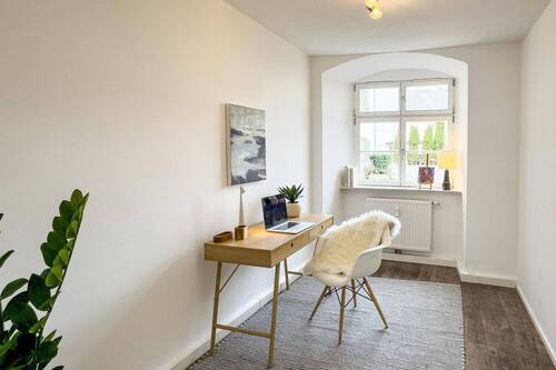 Helles Arbeitszimmer - 4 Zimmer Etagenwohnung in Hirschlatt