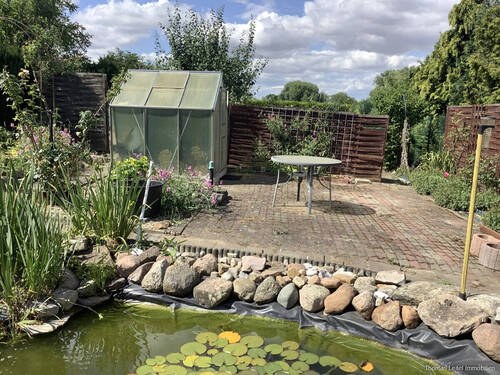 Ziergarten mit Teich - 