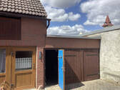 Stall mit Doppelgarage - 