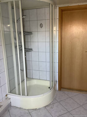 Bad mit Dusche im DG - 