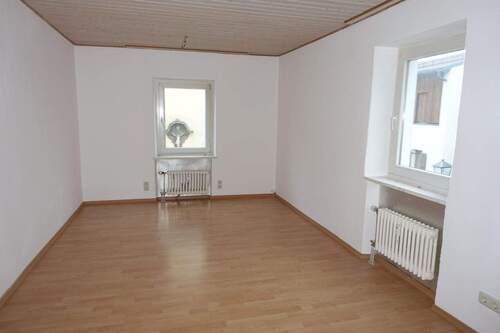 Schlafzi - 3 Zimmer Etagenwohnung zur Miete in Buchbach