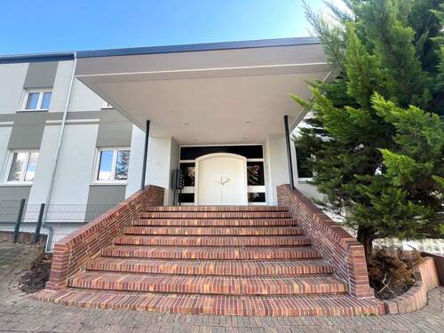 Treppe Vordereingang - 