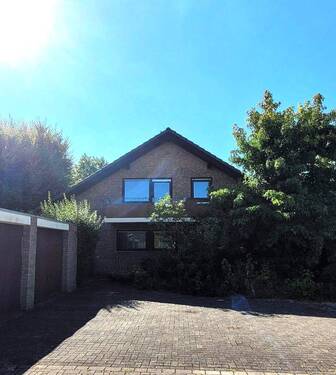 Seitenansicht mit Doppelgarage - 8 Zimmer Mehrfamilienhaus, Wohnhaus zum Kaufen in Havixbeck