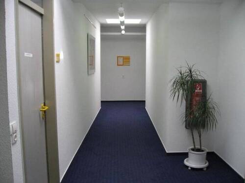 Allgemeiner Flurbereich - 7 Zimmer Büro zur Miete in Berlin