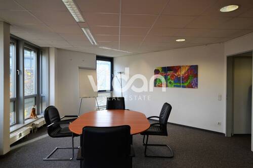 !!! - Büro in Köln
