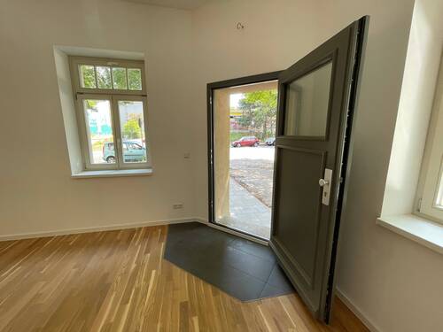 separater Eingang.JPG - Kleine individuelle Büroeinheit - Parkett....Fußbodenheizung.