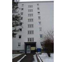 zentral gelegene 2-Zi.-Wohnung, 4.OG, mit Aufzug, Küche, Balkon und Garage in Neuötting